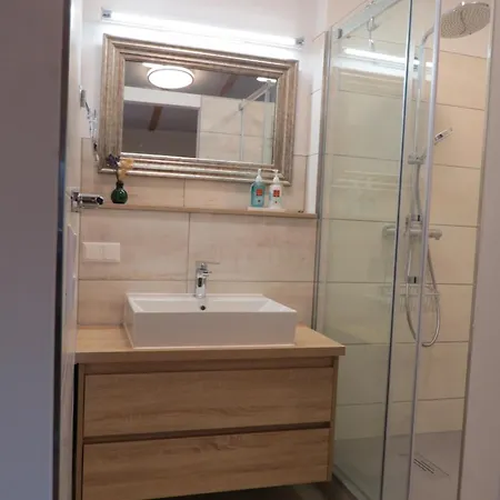 2 Am Zwenkauer See-frisch Renoviert * Zwenkau