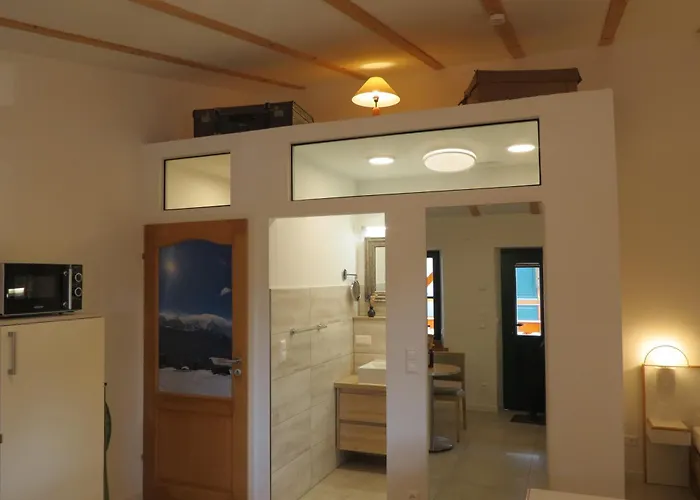 2 Am Zwenkauer See-frisch Renoviert Apartment *