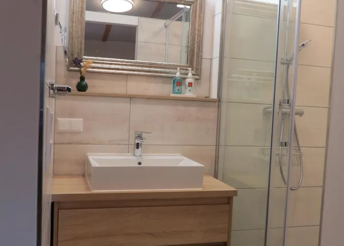 2 Am Zwenkauer See-frisch Renoviert * Zwenkau